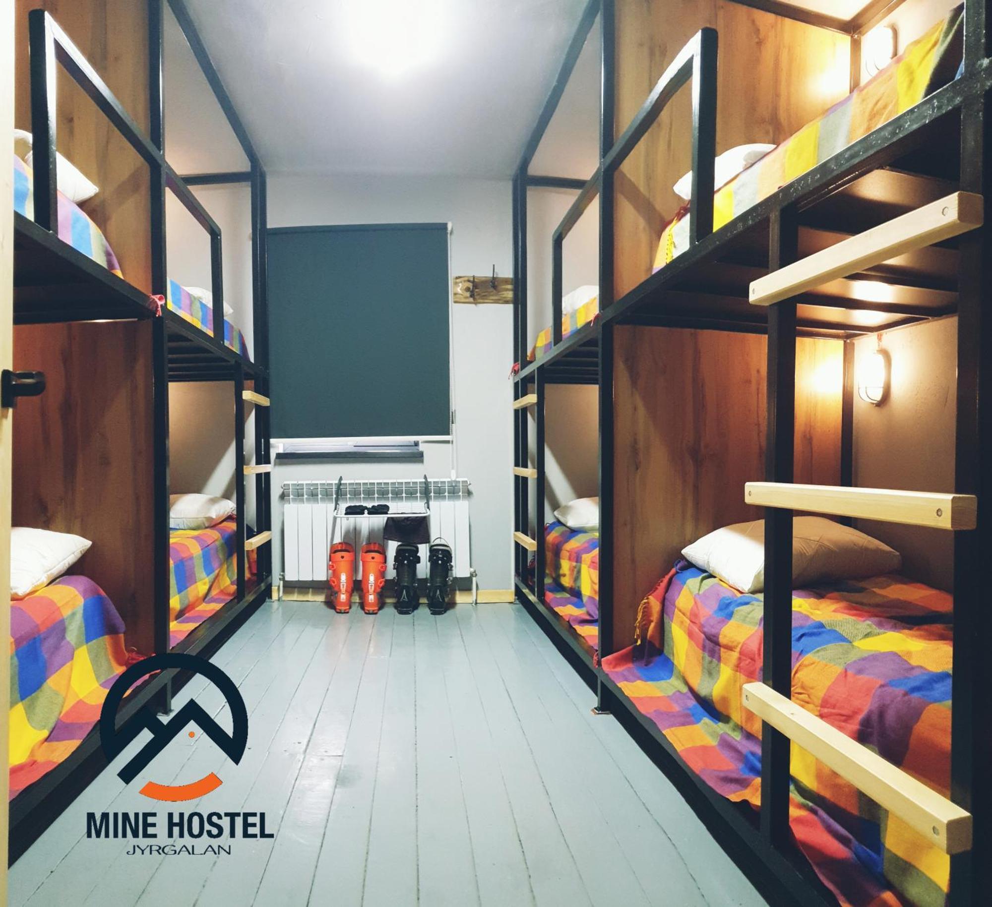 Mine Hostel Dzhergalan Jyrgalan Exteriör bild