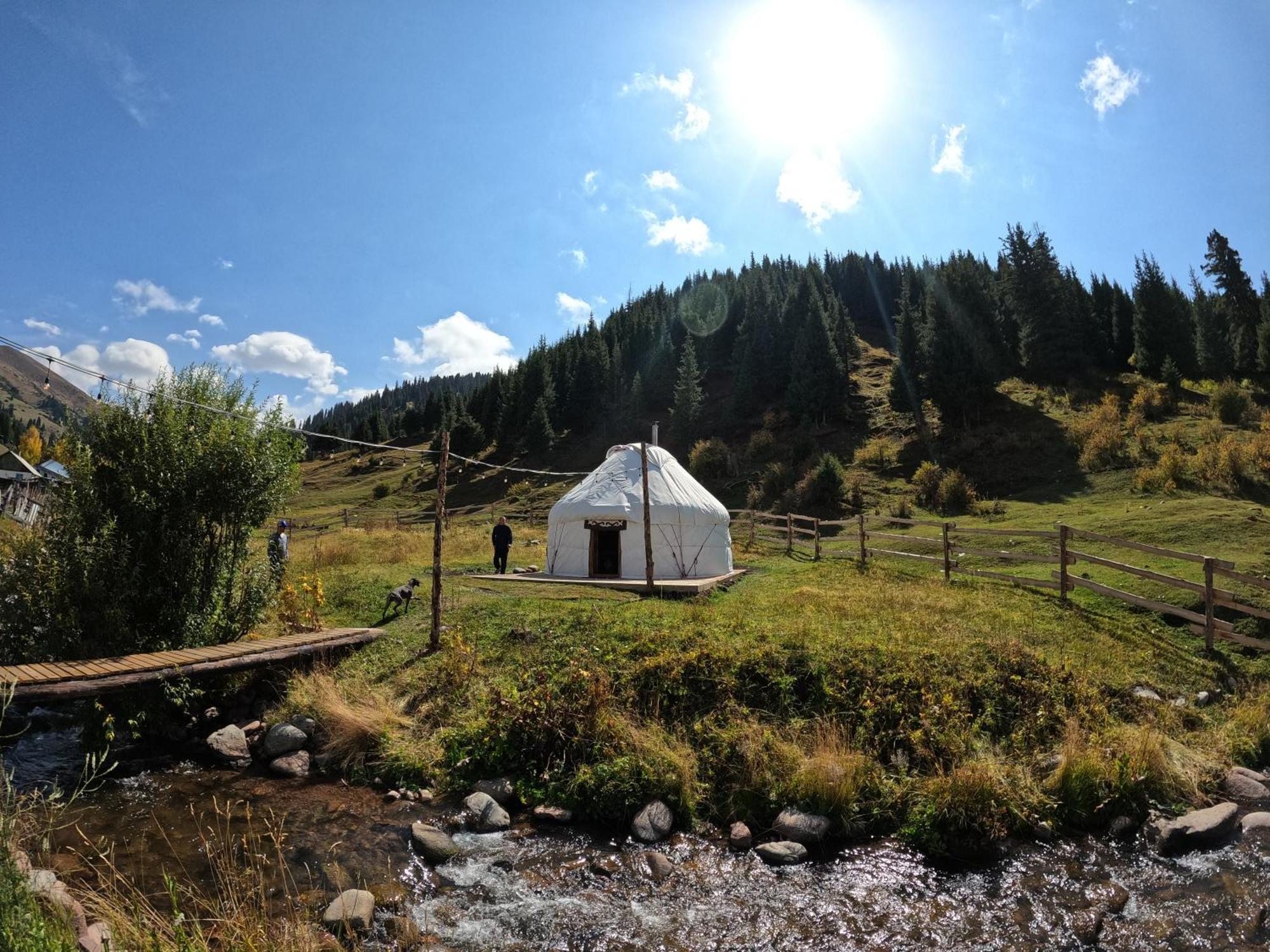 Mine Hostel Dzhergalan Jyrgalan Exteriör bild